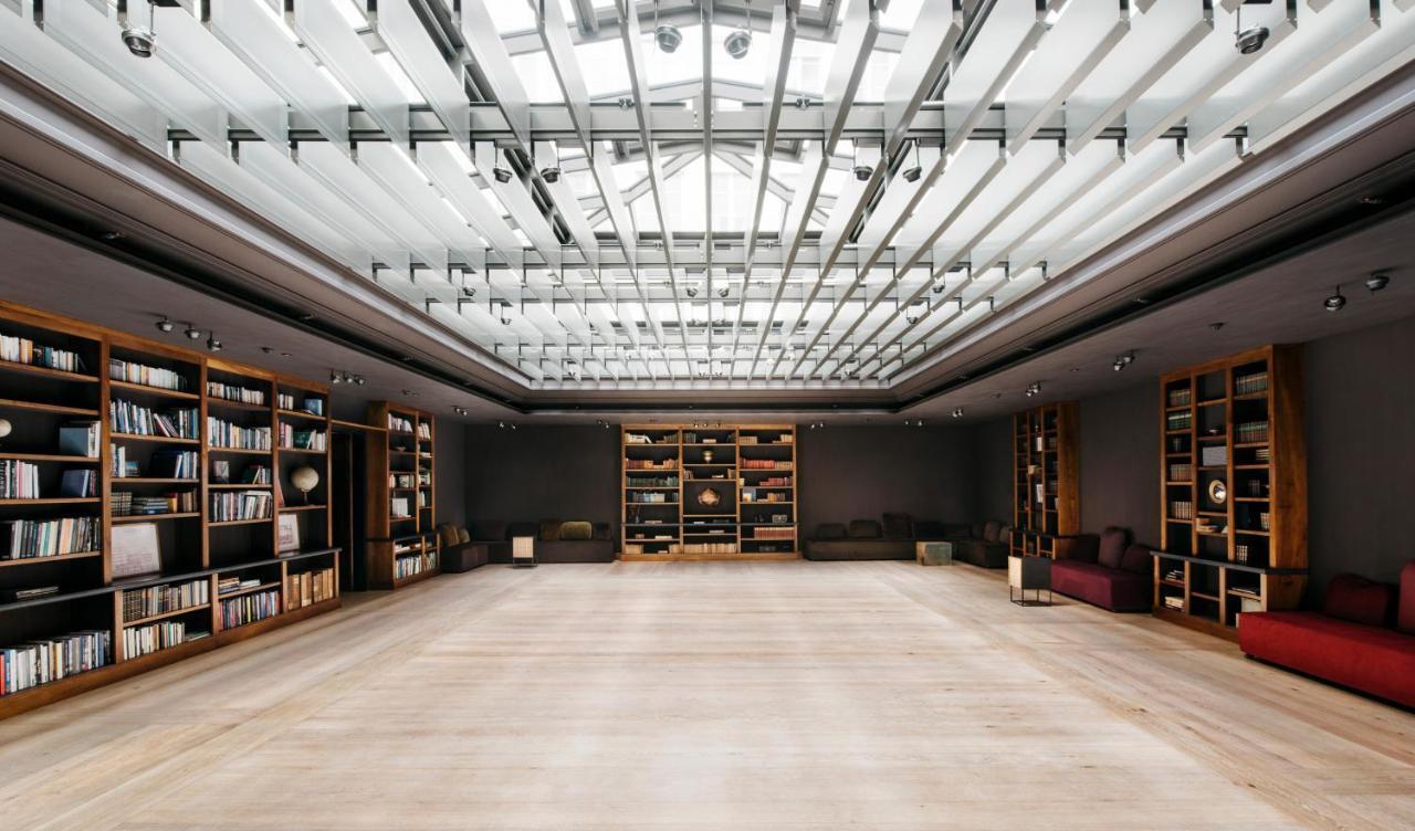 호텔 바이에른 호프 뮌헨 외부 사진 Library